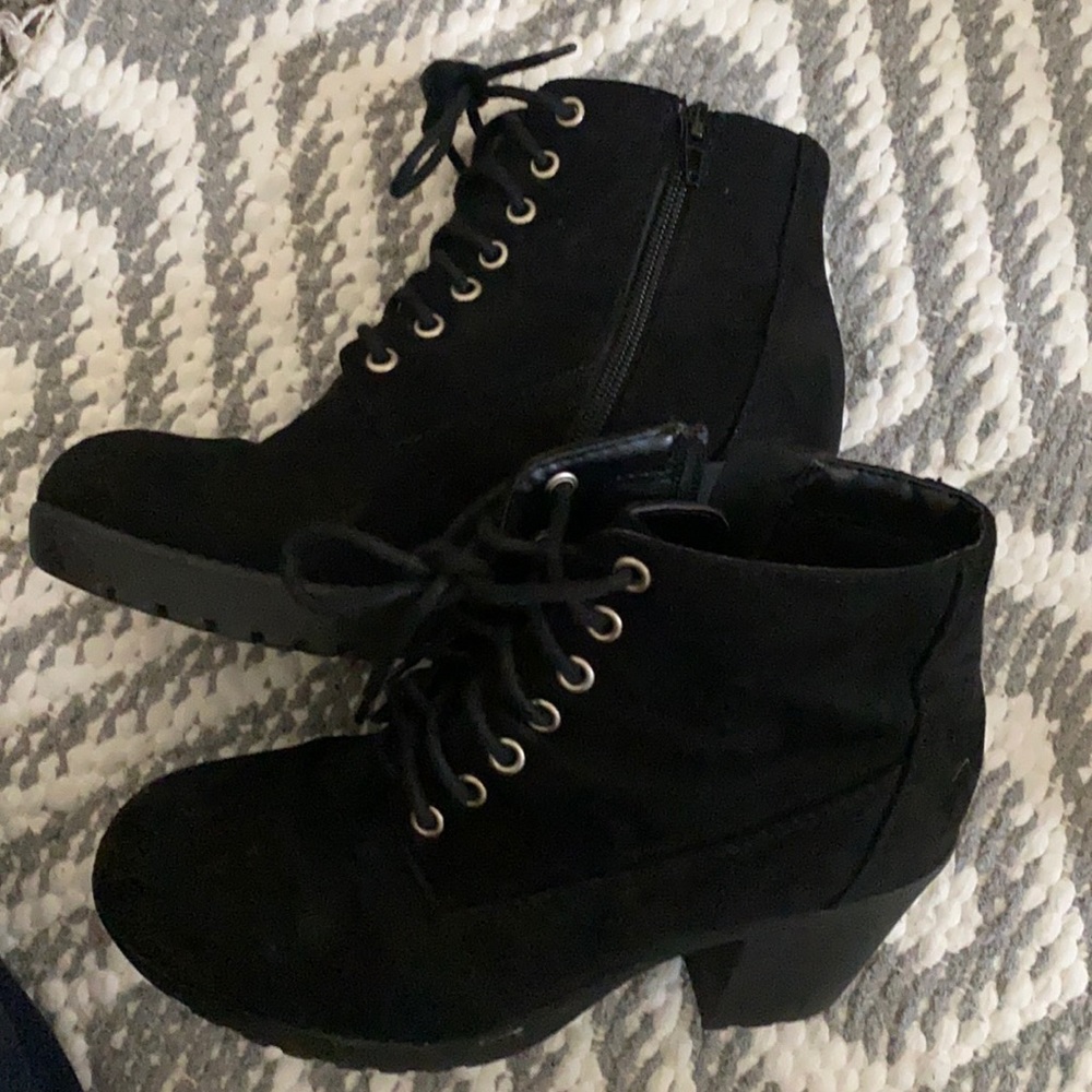 Heel booties